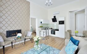 Julia Superior Apartment In The City Center.